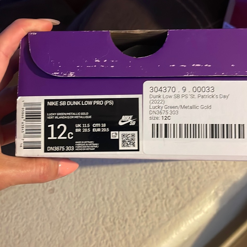 Kids brand new never worn St Patrick’s Day Dunk low SB.